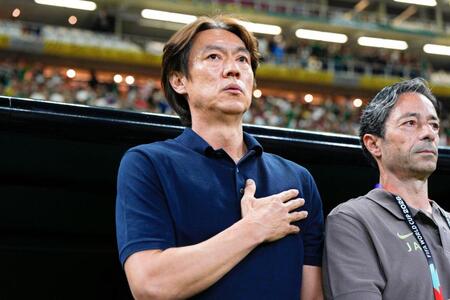 １次リーグのチェコ戦に臨む韓国のホンミョンボ監督＝11日、グアダラハラ（共同）