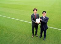 （左から）韓国代表・ホンミョンボ監督、日本代表・森保一監督