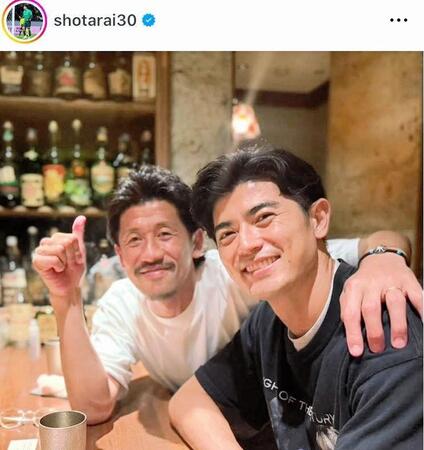 谷口彰悟（右）と。新井章太（左）のインスタグラム＠ｓｈｏｔａｒａｉ３０より