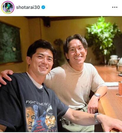 谷口彰悟（左）と登里享平。新井章太（左）のインスタグラム＠ｓｈｏｔａｒａｉ３０より