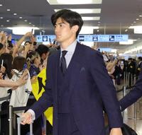 Ｗ杯から帰国した日本代表・谷口彰悟＝７月２日 