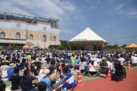 大勢のファンを集め行われたサッカー日本代表のＭＦ中村敬斗の千葉県警イベント（撮影・開出牧）