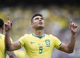　日本-ブラジルの後半、ゴールを決めて喜ぶブラジルのカゼミロ＝６月２９日、ヒューストン（共同）