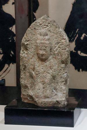 　當麻寺中之坊の十一面観音石仏＝奈良県葛城市