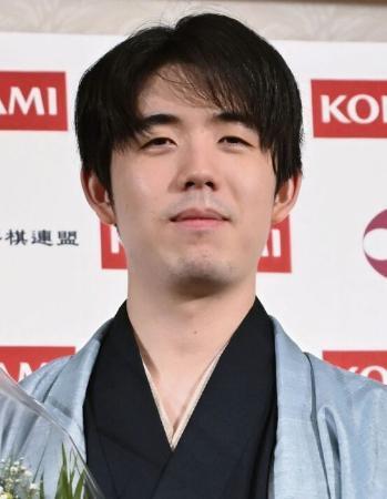 　藤井聡太六冠