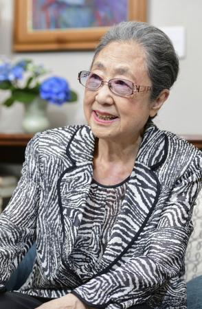 　インタビューに答える佐藤愛子さん＝２０２１年６月、東京都世田谷区
