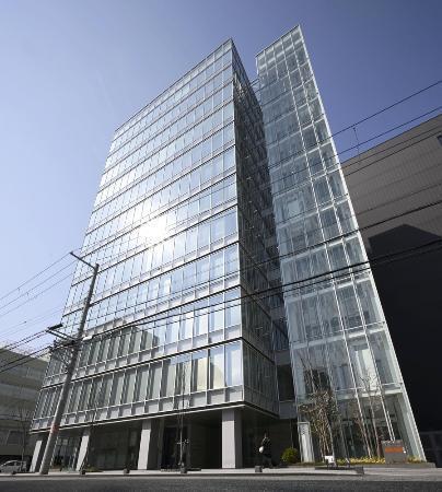 　小林製薬の本社が入るビル＝３月、大阪市中央区