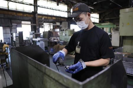 　愛知県内の工場で働くベトナム人技能実習生