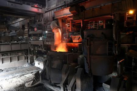　ドイツ西部デュイスブルクの製鉄所＝２０２５年１１月（ロイター＝共同）