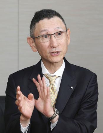 　インタビューに答える三井住友信託銀行の米山学朋社長