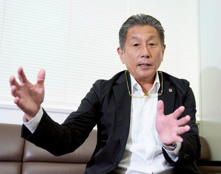 　インタビューに応じる日本フードサービス協会の椋本充士会長