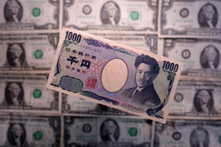 　円とドルの紙幣（ロイター＝共同）