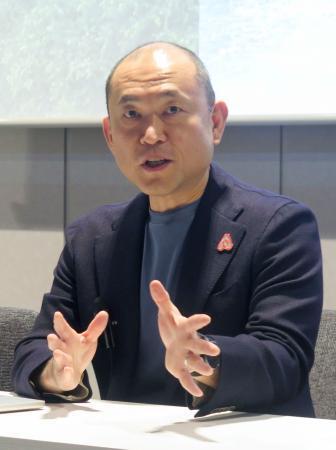 　取材に応じる米民泊仲介大手エアビーアンドビー日本法人の中川晋太郎代表取締役＝６月、東京都中央区