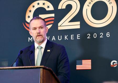 　Ｇ２０貿易相会合で記者会見する米通商代表部（ＵＳＴＲ）のグリア代表＝１日、米ウィスコンシン州ミルウォーキー（共同）