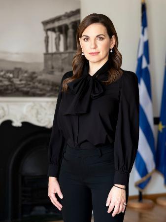 　ギリシャのケファロヤニ観光相（在日ギリシャ大使館提供・共同）