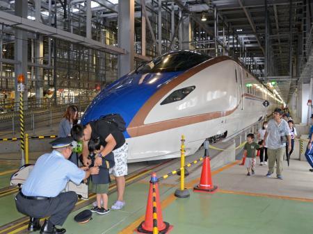 ＪＲ西、北陸新幹線の車両所公開　金沢-敦賀間の延伸開業後初