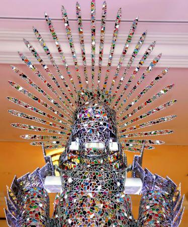 ステンドグラスの秀吉見参　ギネス認定甲冑、限定公開