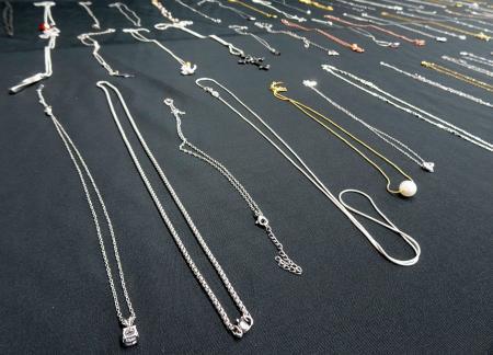 金属アレルギーに注意　品質テスト、基準超えも