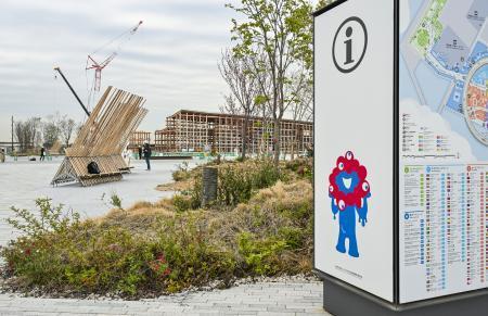 　解体・撤去作業が進む大阪・関西万博の会場跡地＝１３日午後、大阪市此花区の夢洲