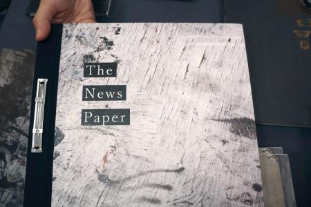 　「アルル国際写真祭」に出展された「Ｔｈｅ　Ｎｅｗｓｐａｐｅｒ」＝７日、フランス・アルル（共同）