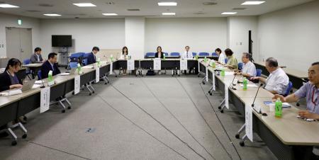 　整備新幹線の貸付料に関する国交省の有識者委員会＝２２日午前、東京・霞が関