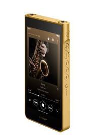 　ソニー・エレクトロニクスが１５日に発表した携帯型音楽プレーヤー「ウォークマン」の最上位機種（同社提供、共同）