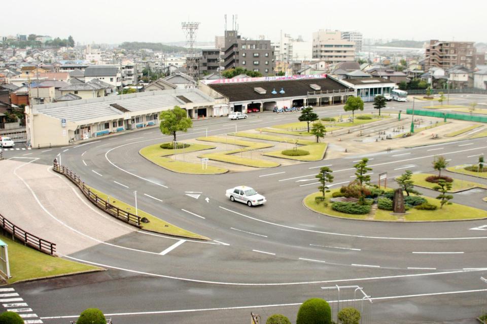日本で初めてプロ野球の試合が行われた球場は今、自動車教習所に