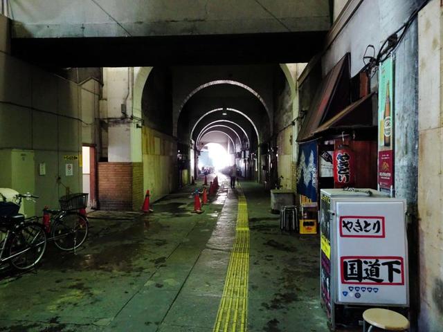 米寿を迎えた横浜の無人駅「国道」爆撃跡や『昭和８２年』の表記…昭和と戦争の記憶