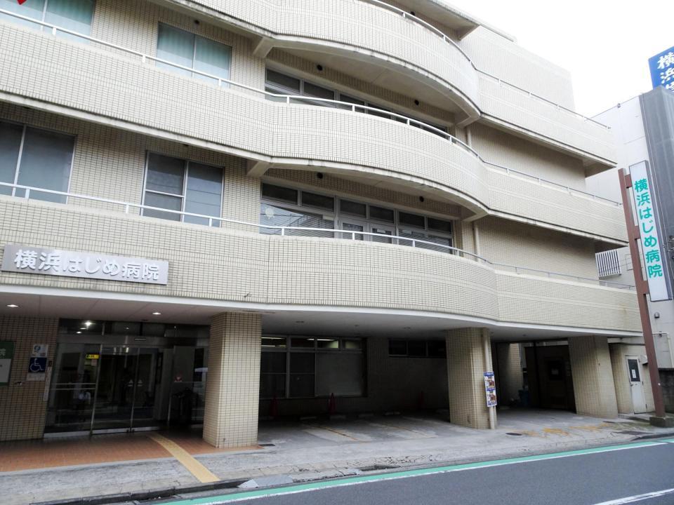 連続中毒死事件が起きた病院。２年前の７月から９月にかけて48人が死亡した＝横浜市内
