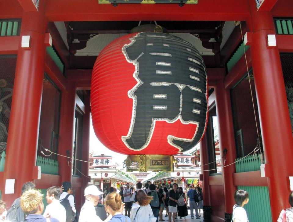 浅草寺の「雷門」は浅草を代表するスポットだ
