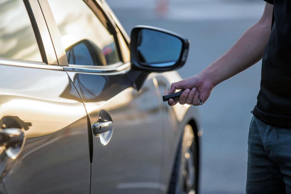 スマートキーを悪用した車両盗難が増加（Ｗｉｔｔｈａｙａ／ｓｔｏｃｋ．ａｄｏｂｅ．ｃｏｍ）