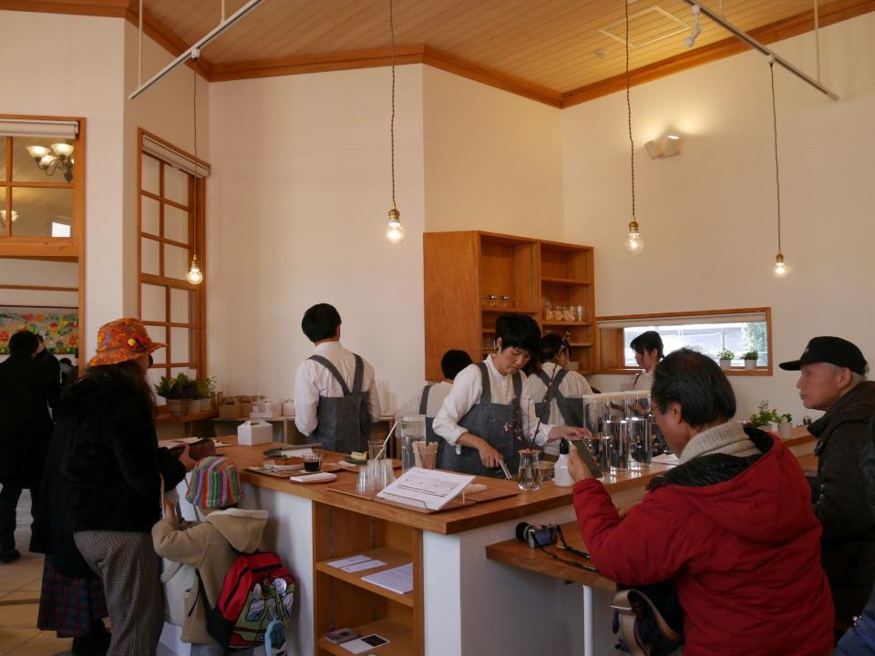 京終駅舎に完成したカフェハテノミドリ