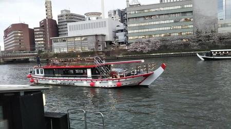 水都・大阪を巡航する日本初のグランピング船「メリーグリーン」