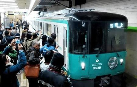 神戸市営地下鉄が26年ぶりに導入した新型車両6000系