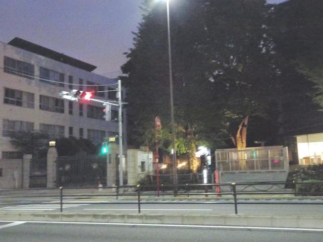 悠仁さまの机にピンクの刃物２本…改元前を狙った犯行か　小川泰平氏が分析