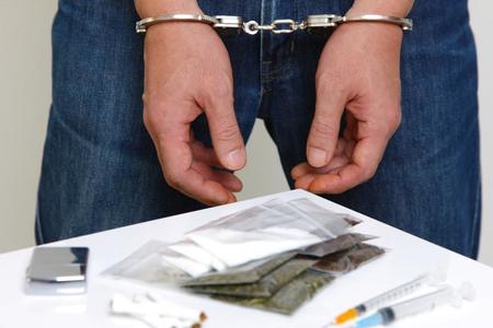 キャリア官僚の薬物密輸は衝撃…（写真はイメージです＝jedi-master／stock.adobe.com）