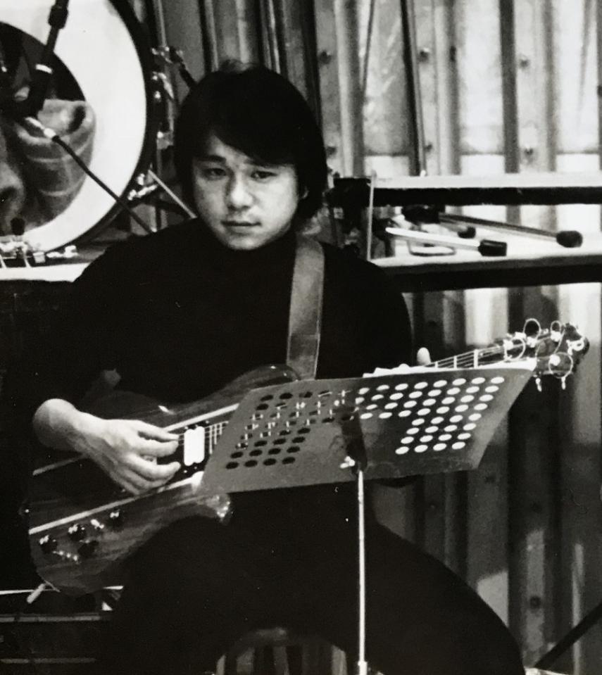 スタジオミュージシャンとして活躍していた1980年代の塩谷信廣さん（提供）