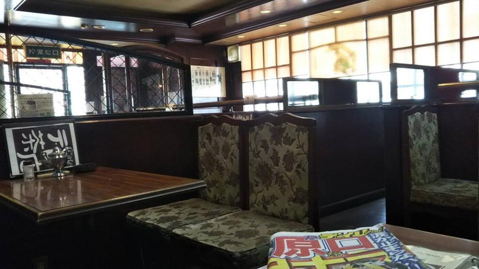 昭和の香り漂う店内。７月末での閉店が重ね重ね惜しまれる