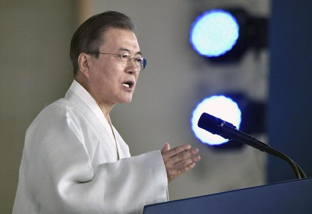 韓国の天安で開かれた「光復節」式典で演説する文在寅大統領＝８月１５日（提供・共同通信社）