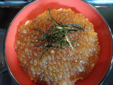 9月末まで販売延長されたタピオカ漬け丼=都内の「富士そば」新宿・三光町店