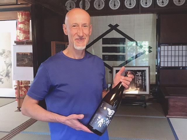 ブルガリ、ロレックス勤務→老舗酒造の蔵人　イタリア人男性、偶然に導かれて日本酒の世界へ