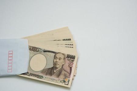 政府は新型コロナウイルスの感染拡大に伴う緊急経済対策として現金給付などを検討…(youreyesonly/stock.adobe.com)