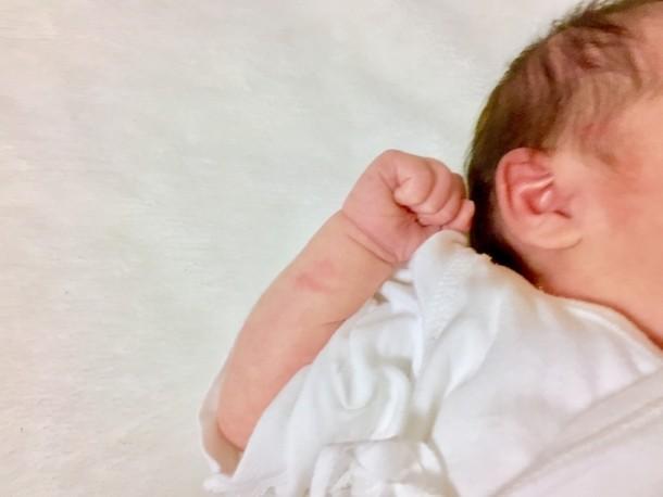 赤ちゃんを安心して産める「家」があれば…（提供）