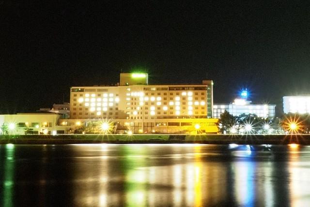 休館中の佐賀・唐津のホテル　毎晩、窓文字で「ファイト」、医療従事者や地元を激励