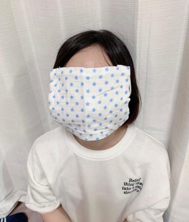 見事に顔がすっぽり！（提供）