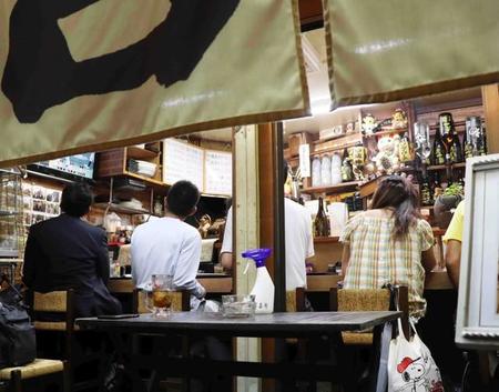 店のドアを取り払い、店内の換気を徹底。席の間隔も離した