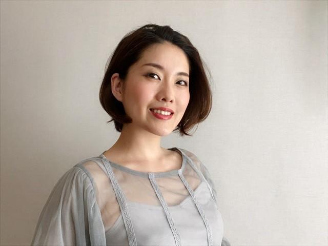 ミュージカル女優の可知寛子さん。この写真は自粛期間中、自宅で自ら撮影（可知寛子さん提供）