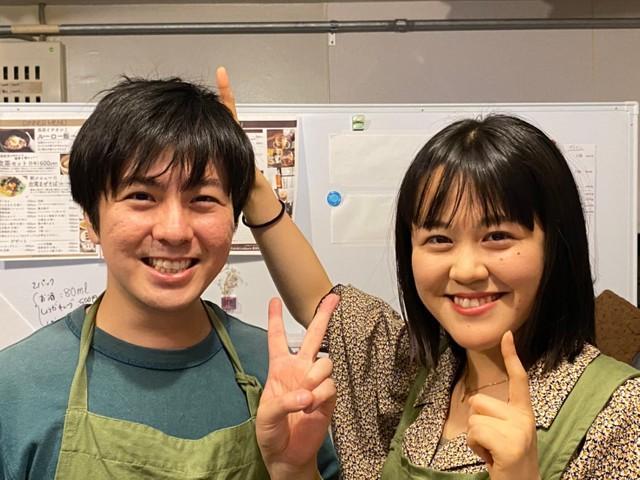 話題の動画を制作したホテル・橋本大祐さん(左)と、半熟BLOOD・菜つ美(右)さん