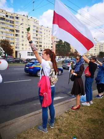 ベラルーシ大規模デモ…そもそもなぜ起こった？参加者が ...