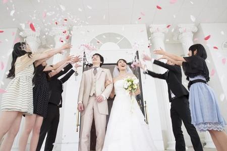 結婚式は人生の中でも大きなセレモニーですよね…（Paylessimages/stock.adobe.com）